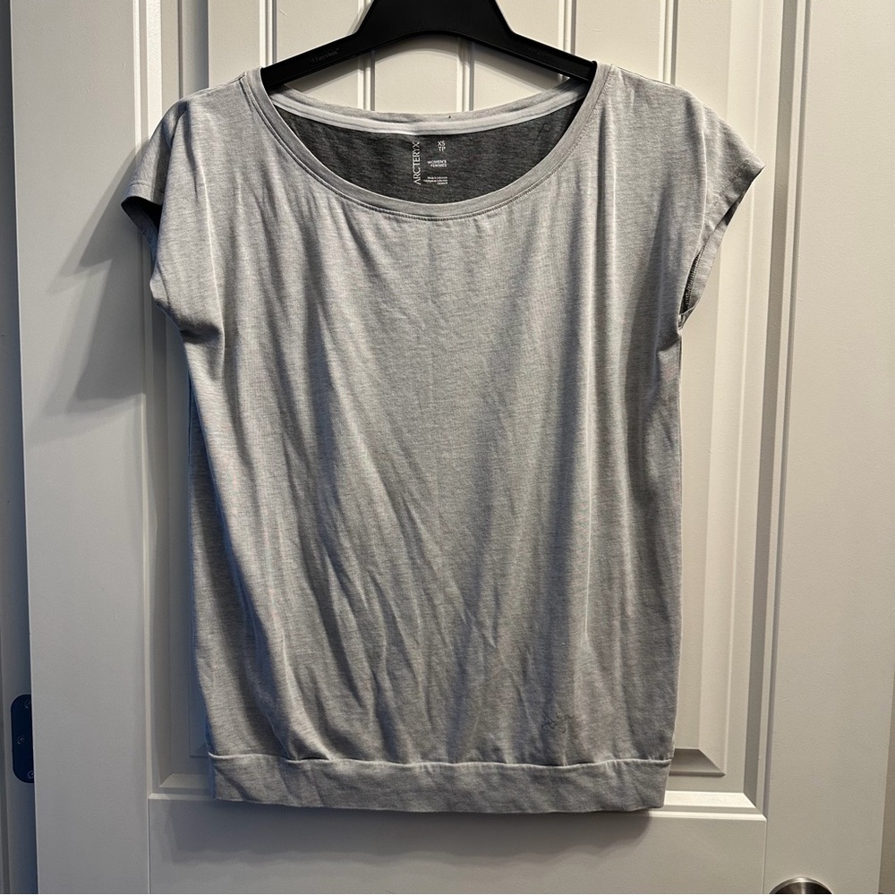 Arcteryx tshirt gray xs